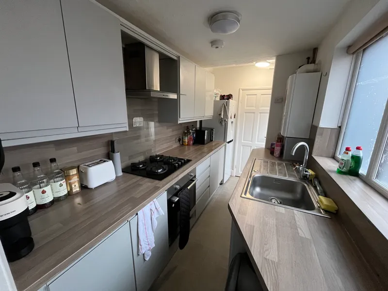 Large 3 Bed House // July 2026 - Image 8